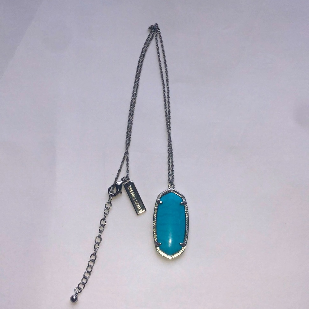 Kendra Scott necklace